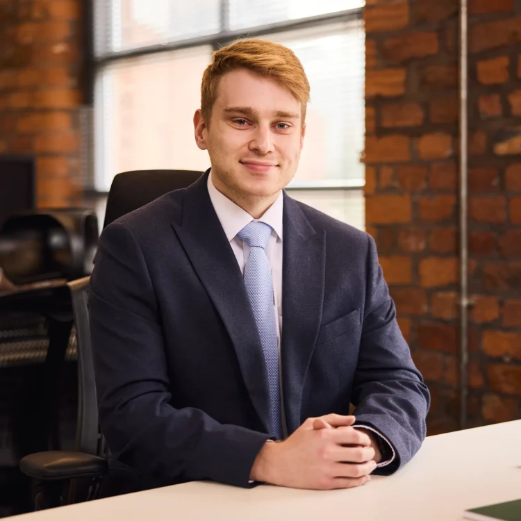 Oliver Hinds, Associate